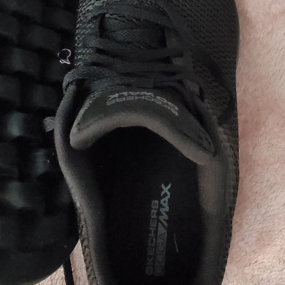 Skechers GOGA Max Size 8